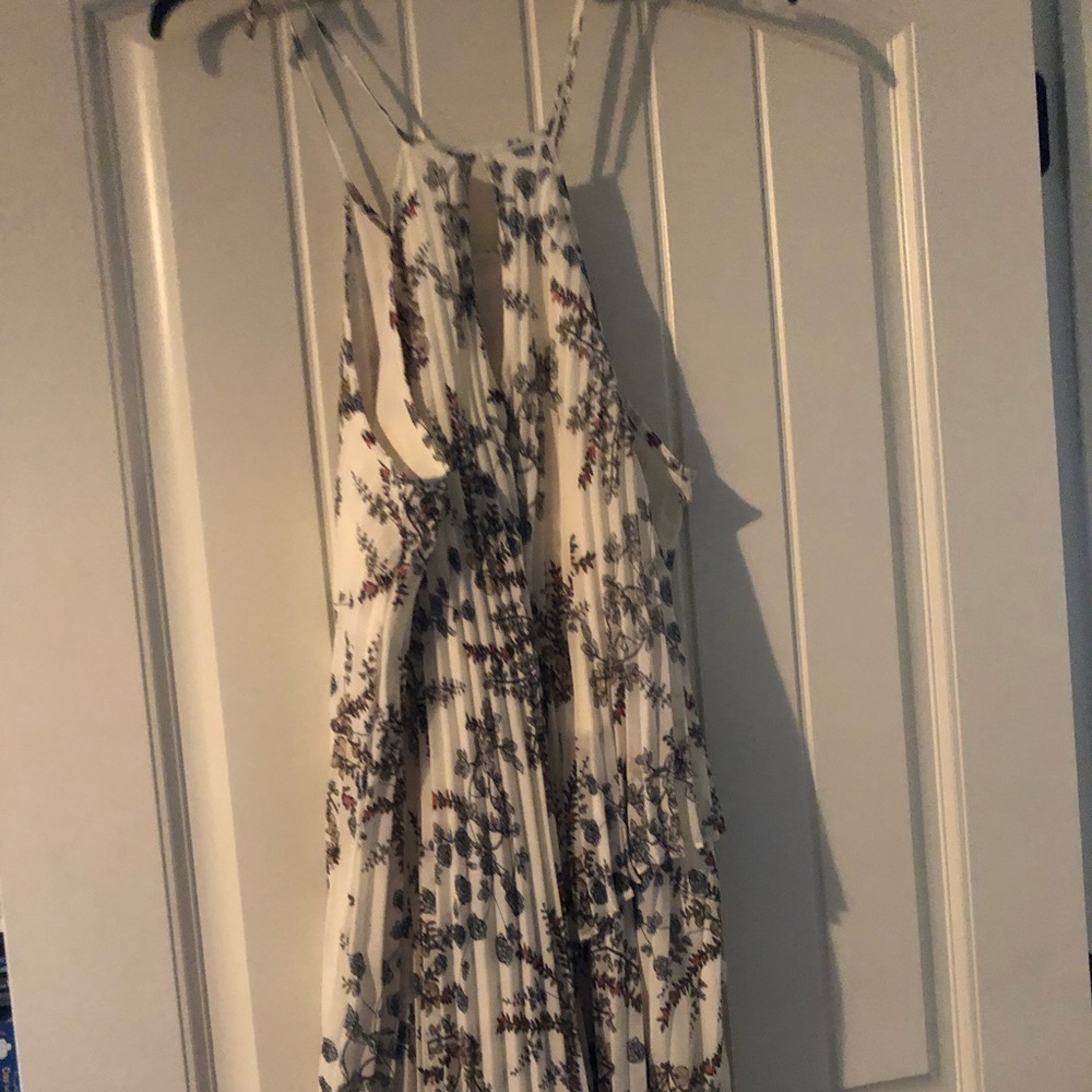 Dress - Picture 5 of 7